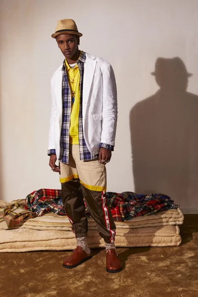 Look 12